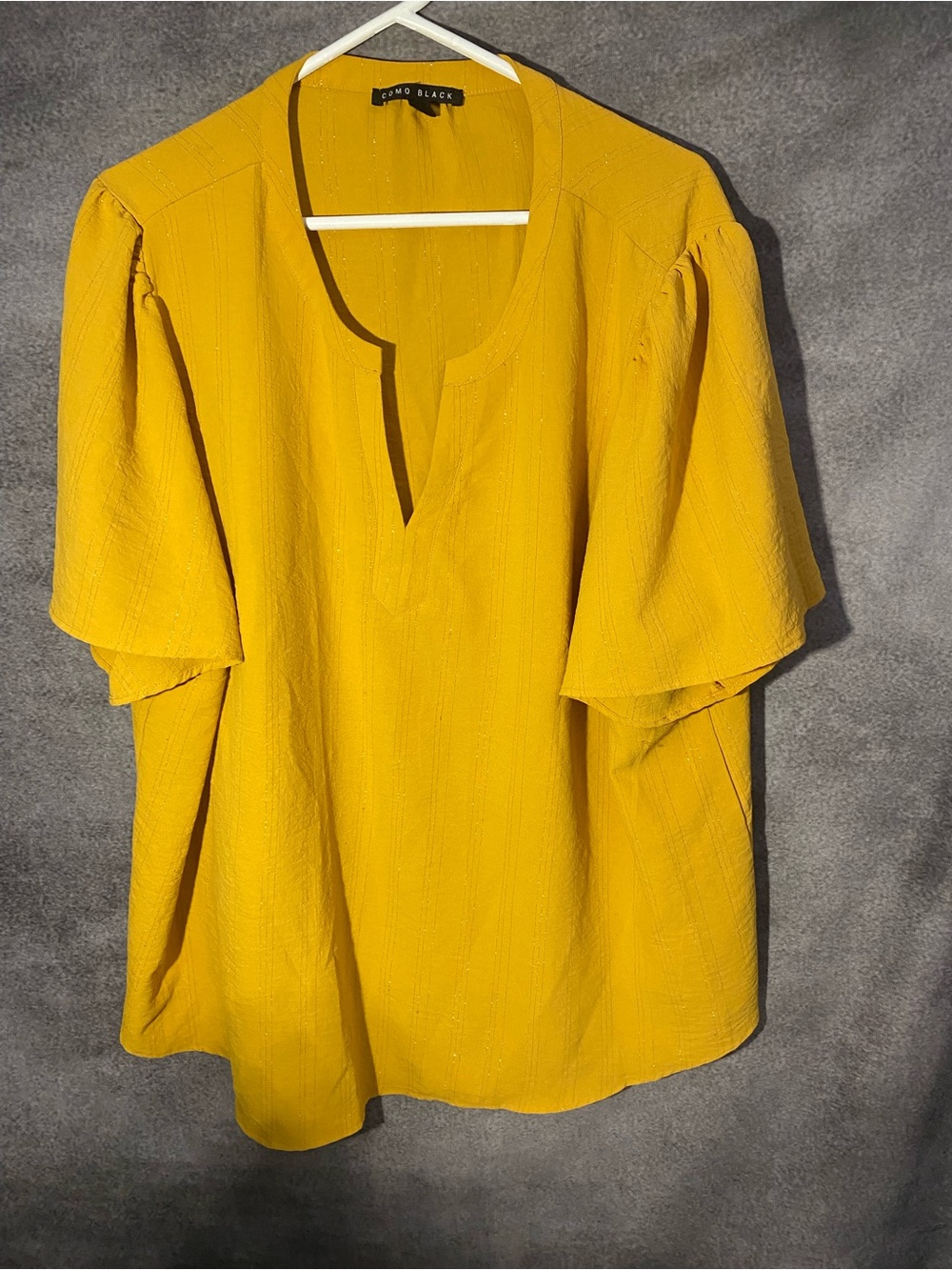 Como Black Blouse 3X Plus Size Yellow Gold Shimmer Metallic Stripe Split V-Neck
